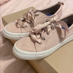 Women’s sperry sneakers